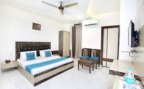 Oyo 14510 Hotel Harpal Classic